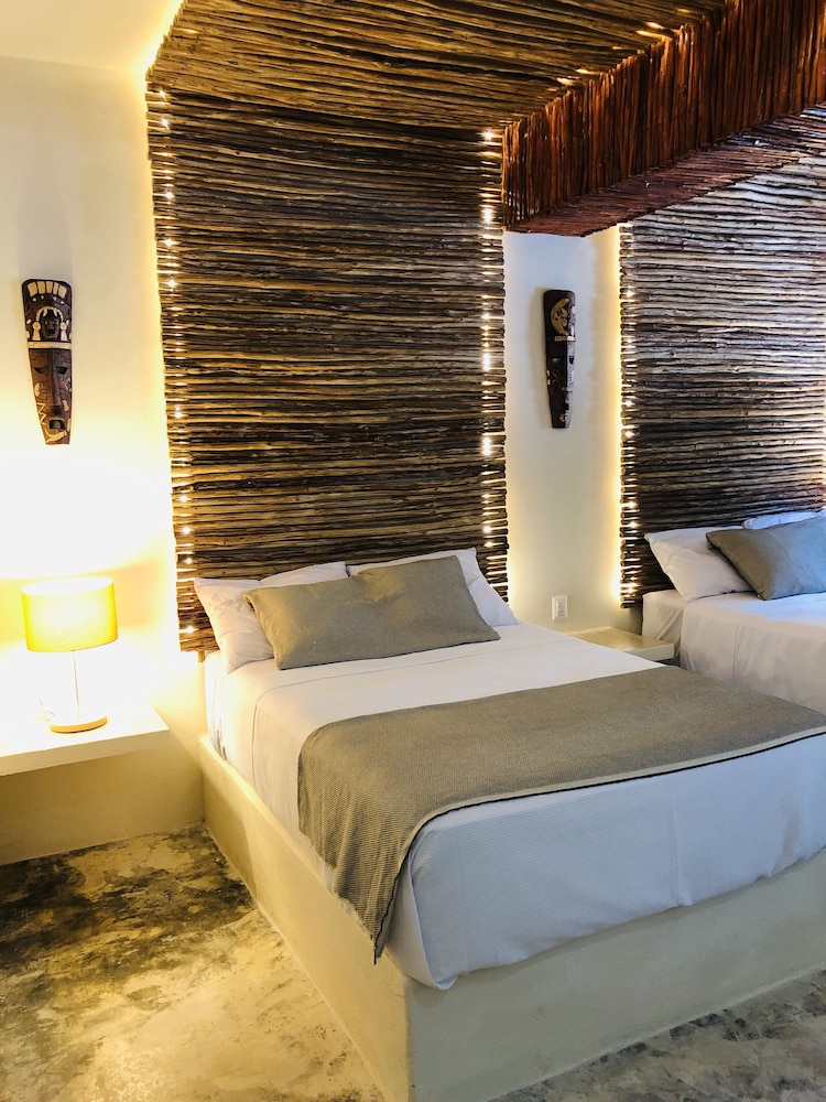 Deluxe Double Room, Multiple Beds, Non Smoking photo 3
