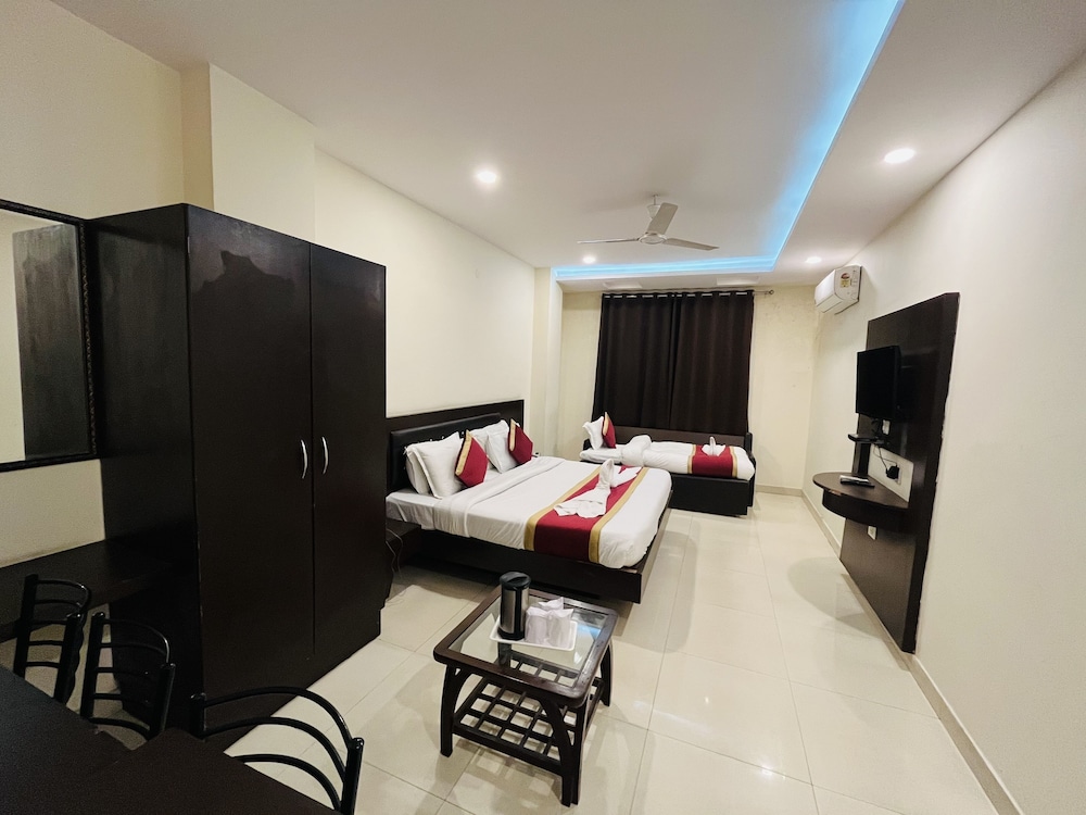 Family Room - Photo 9
