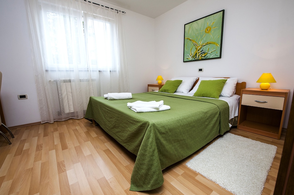 Basic Apartment, 1 Bedroom, Garden View, Garden Area
