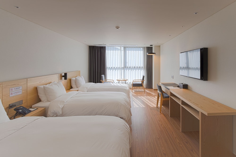 Premium Triple Room - Photo 1