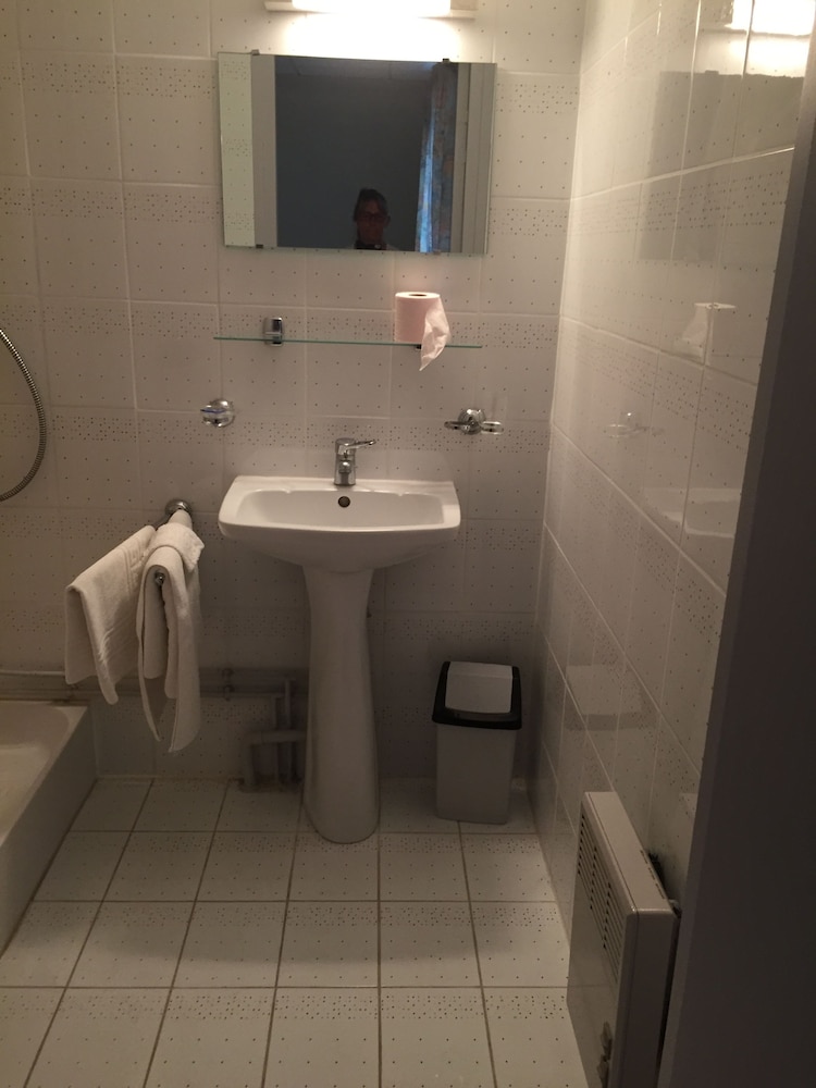Classic Double Room, Private Bathroom - Photo 9