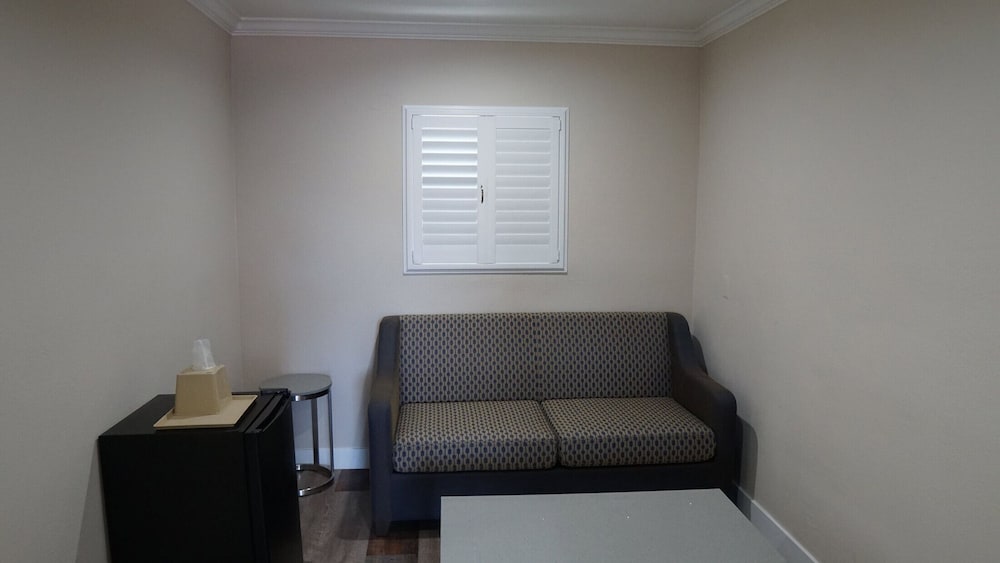 Family Room, Multiple Beds, Non Smoking - Photo 1