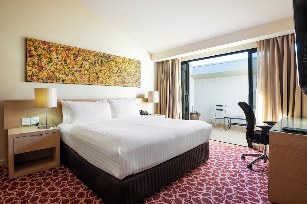 Suite, Multiple Beds, Pool View