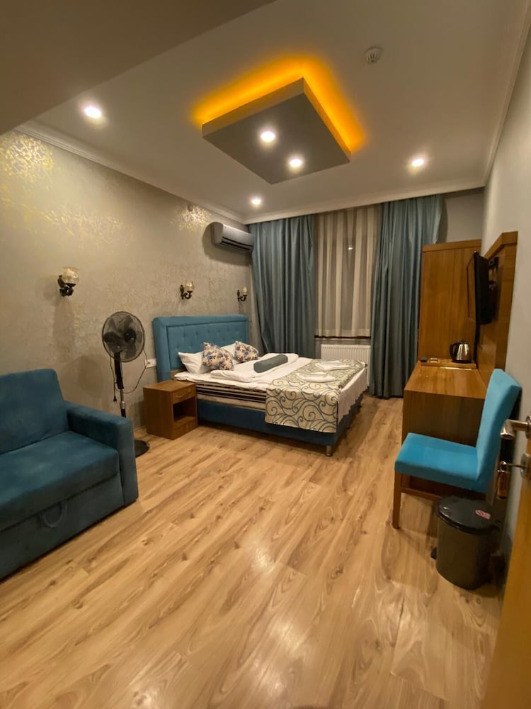 Deluxe Triple Room photo 3