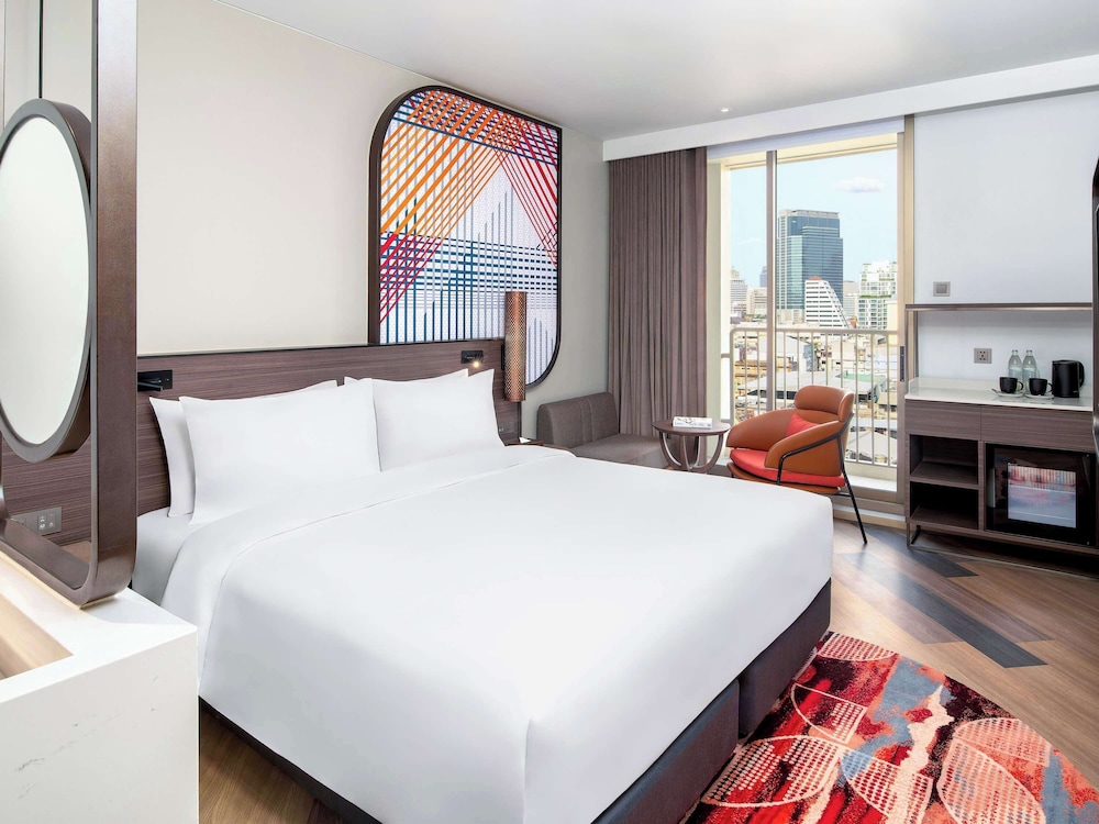 Superior Room, 1 King Bed, Balcony