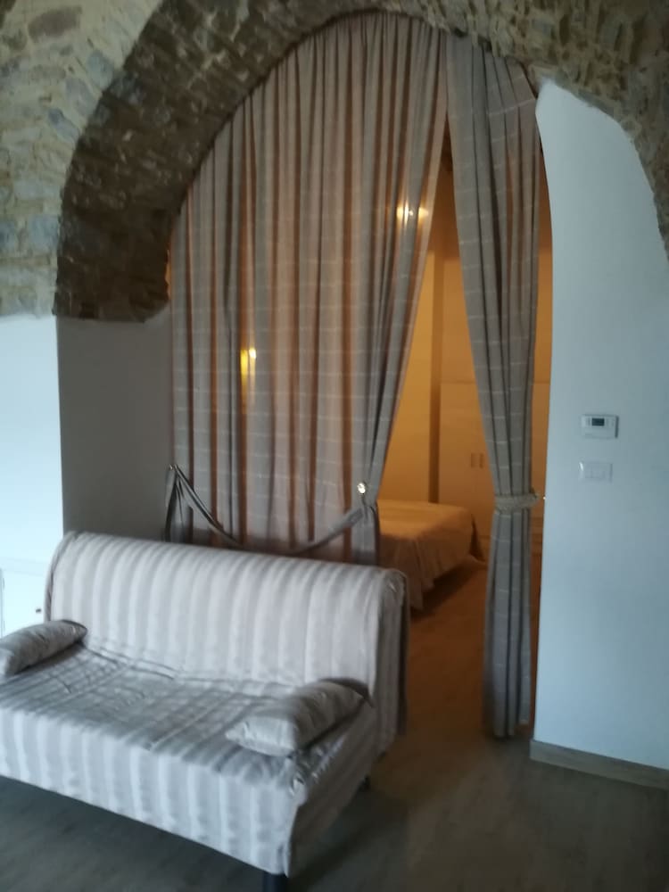 Suite, 2 Bedrooms, Valley View photo 2