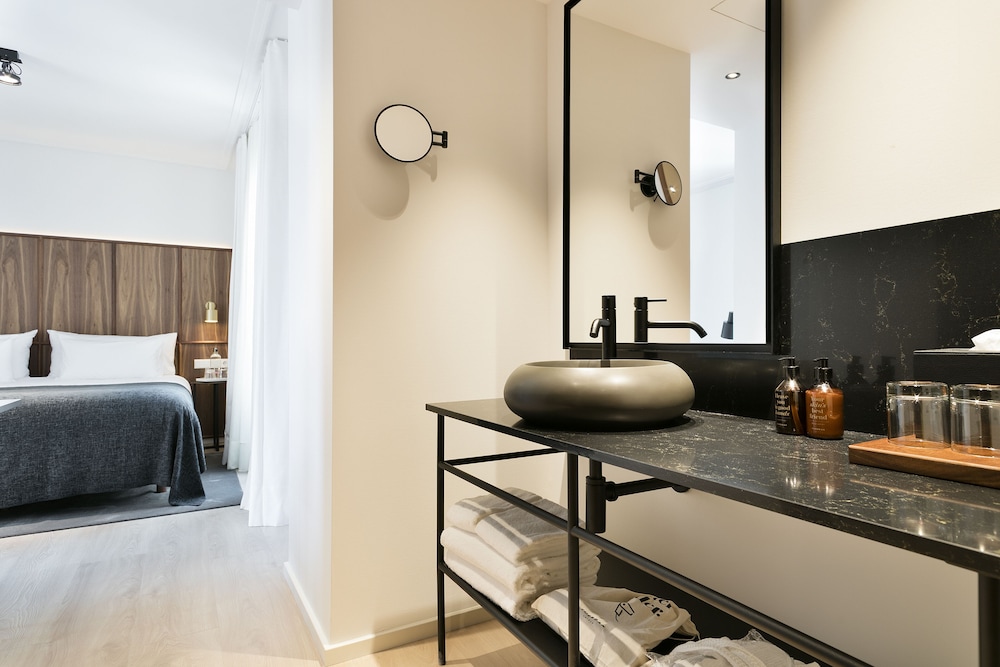 Basic Double or Twin Room (Single Use) Basic Double or Twin Room (Single Use)