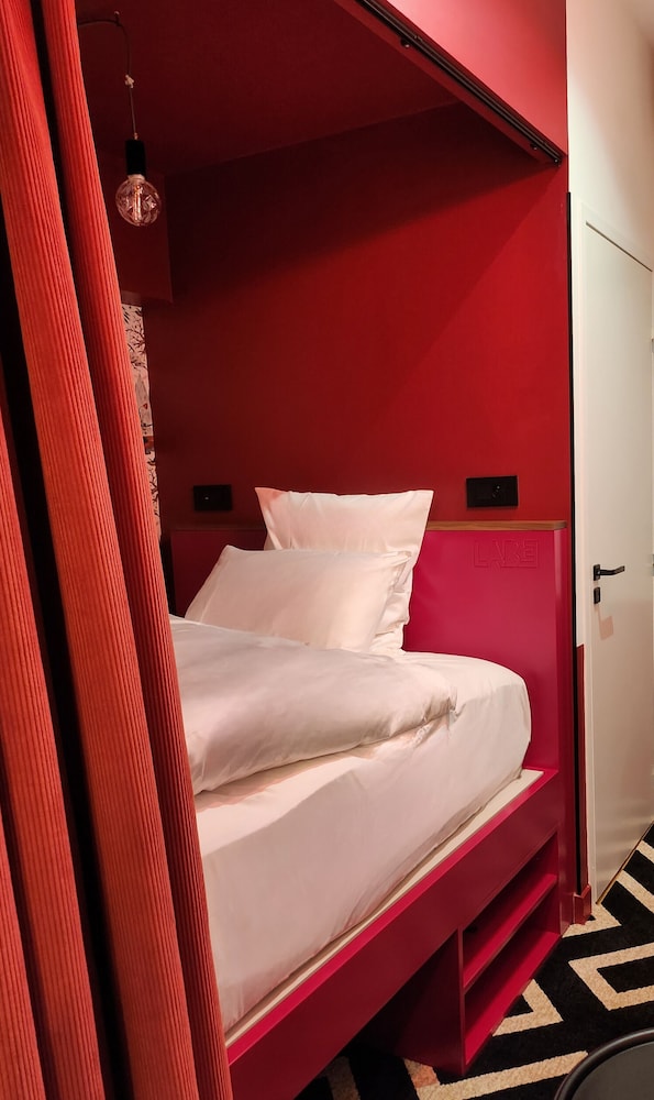 City Single Room, 1 Large Twin Bed photo 3