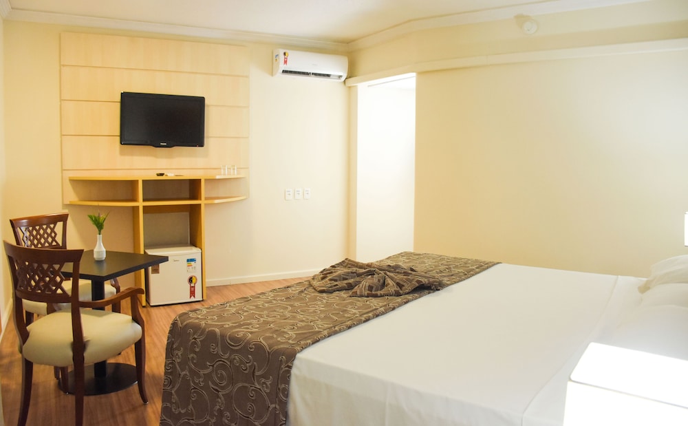 Standard Double Room - Photo 9