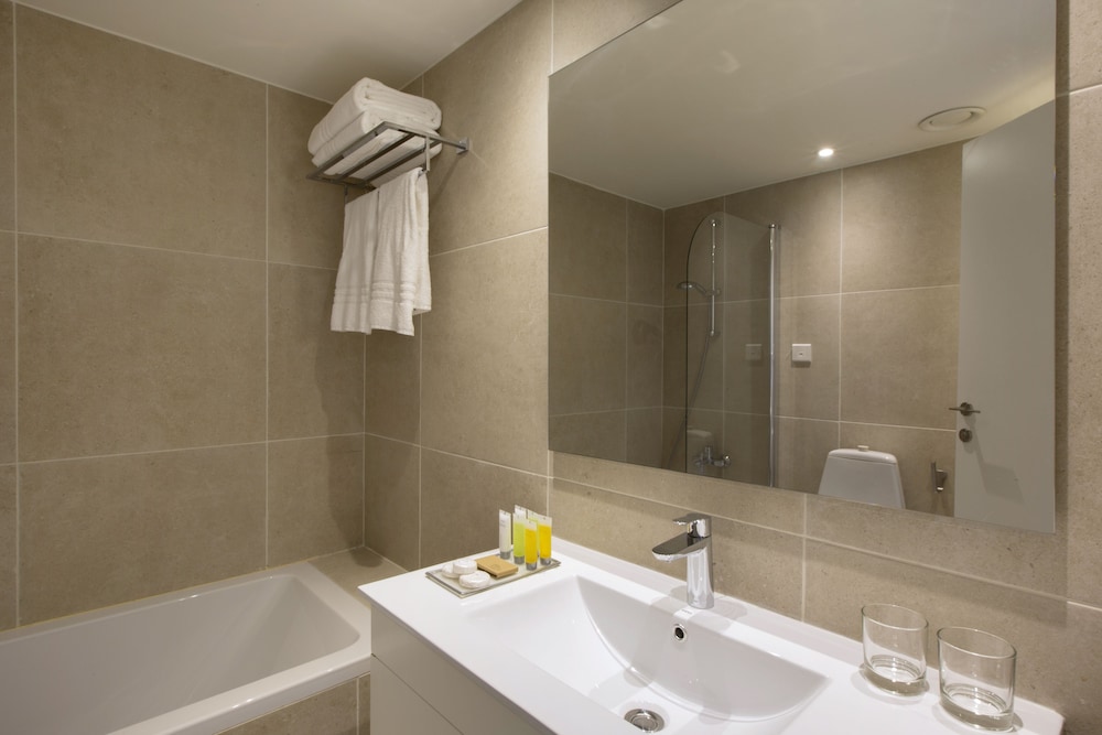 Superior Twin Room, Sea View - Photo 20