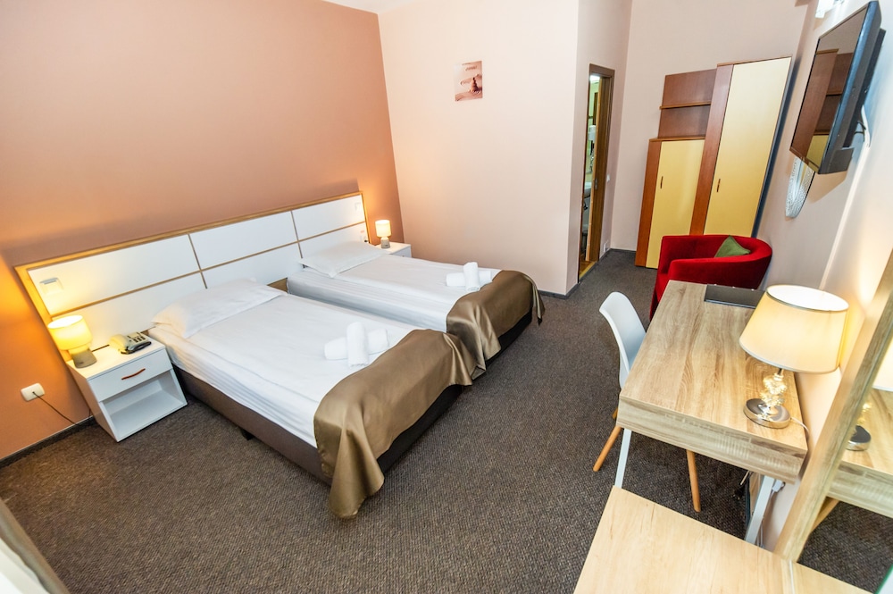 Standard Twin Room photo 3