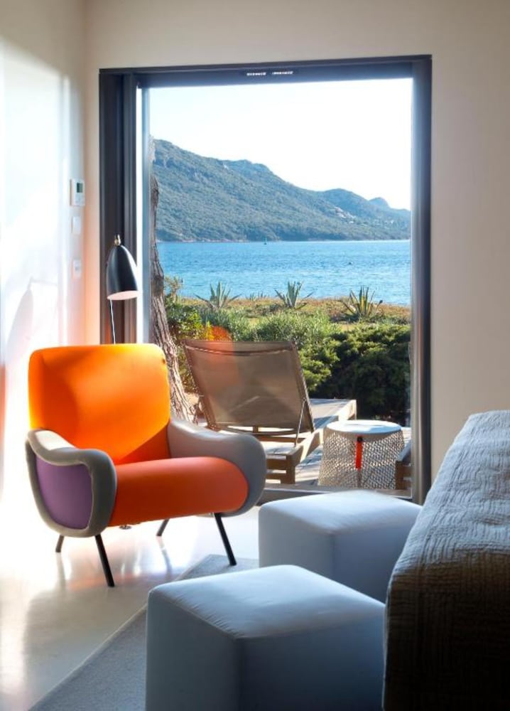 Deluxe Double Room, Sea Facing photo 2