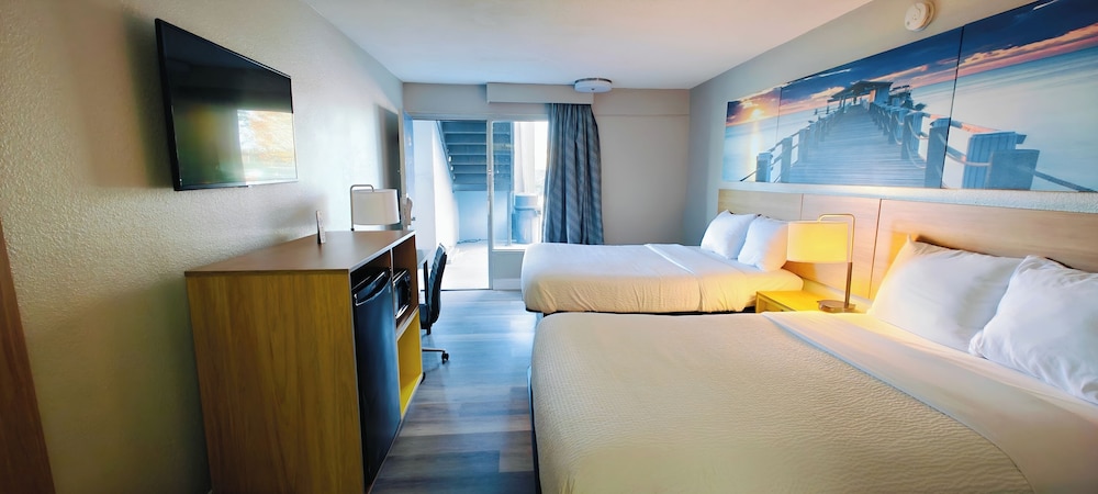Room, 2 Double Beds, Non Smoking - Photo 3