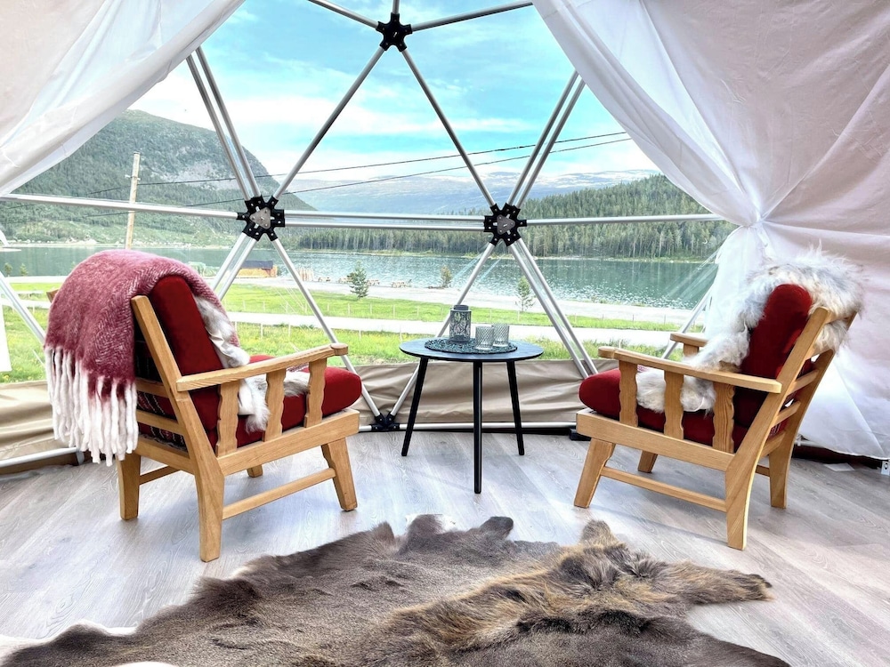 Deluxe Tent photo 2