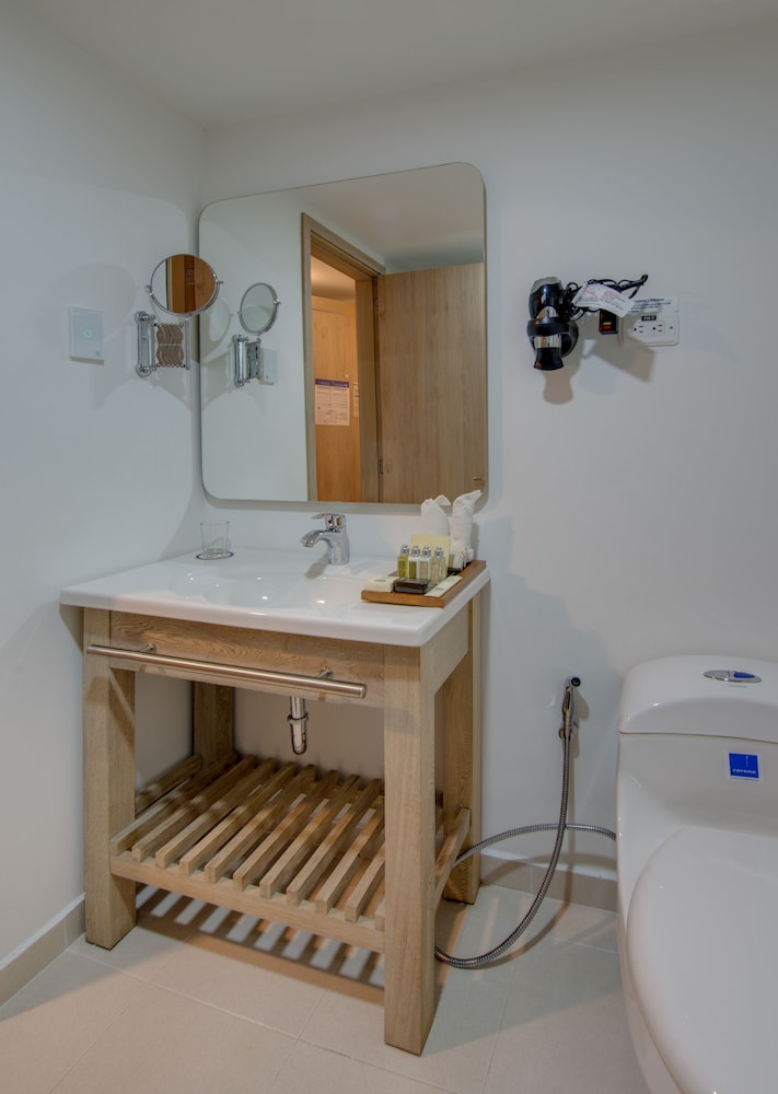 Woman Room photo 1