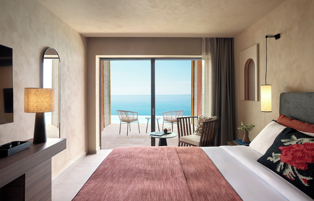 Premium Room Sea View and Swim Up Pool