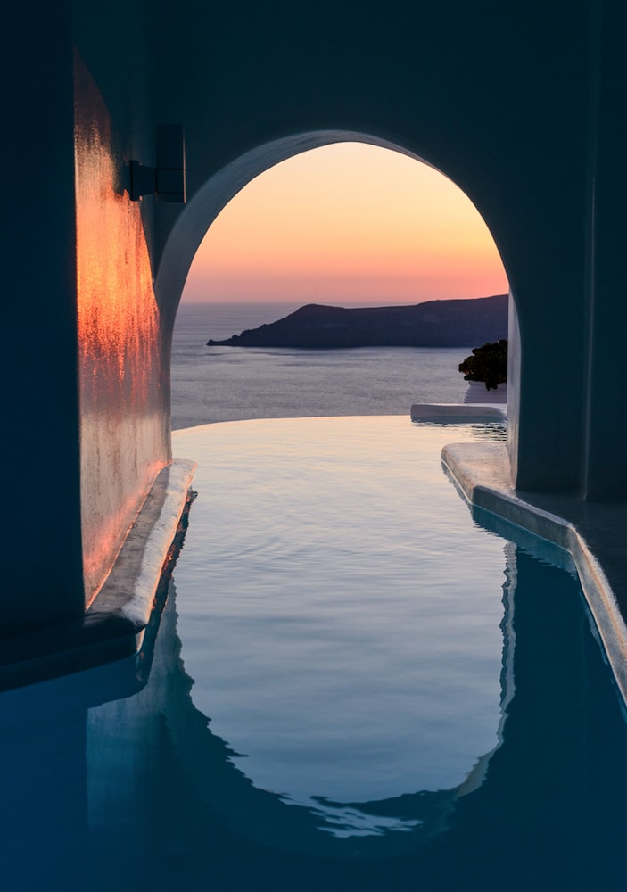 Honeymoon Suite - Photo 18