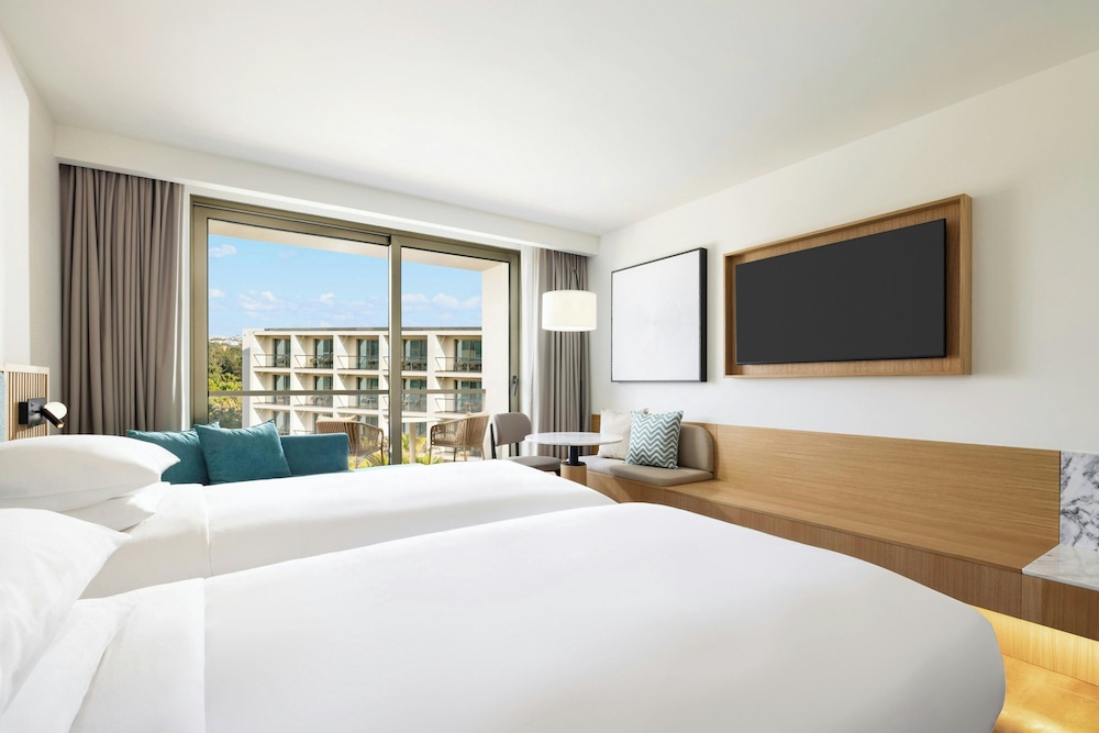 Deluxe Room, 2 Twin Beds, Resort View (Balcony) - Photo 9