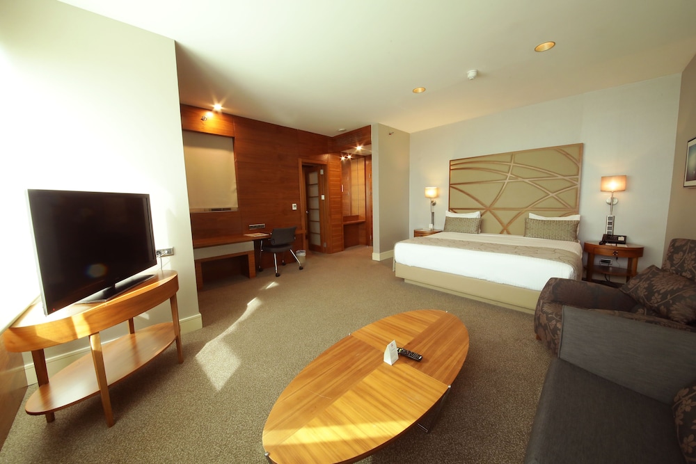 Junior Suite, Partial Sea View photo 2