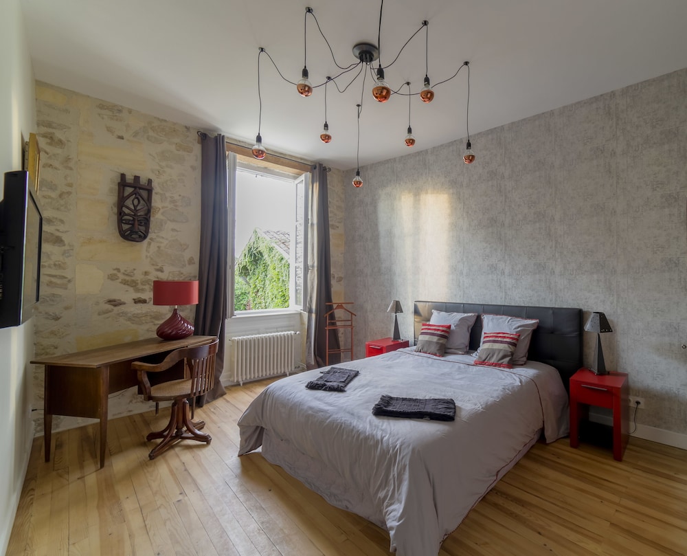 Double Room, Non Smoking (Paris) photo 1