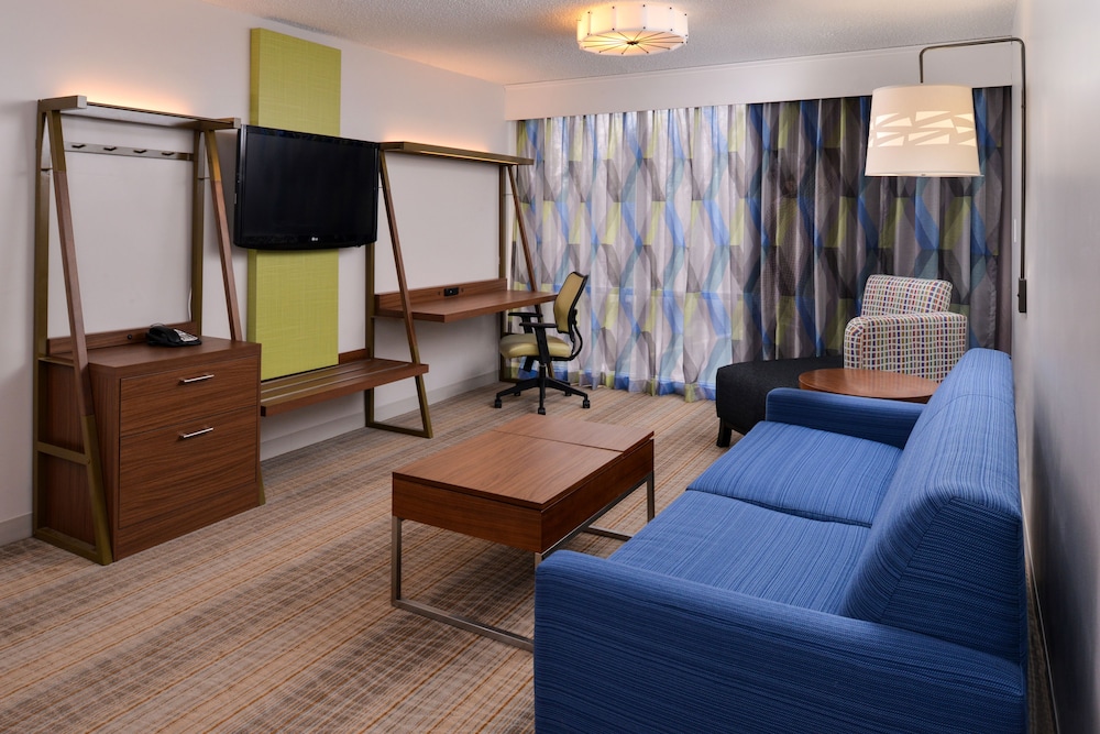 Suite, 1 Bedroom - Photo 3