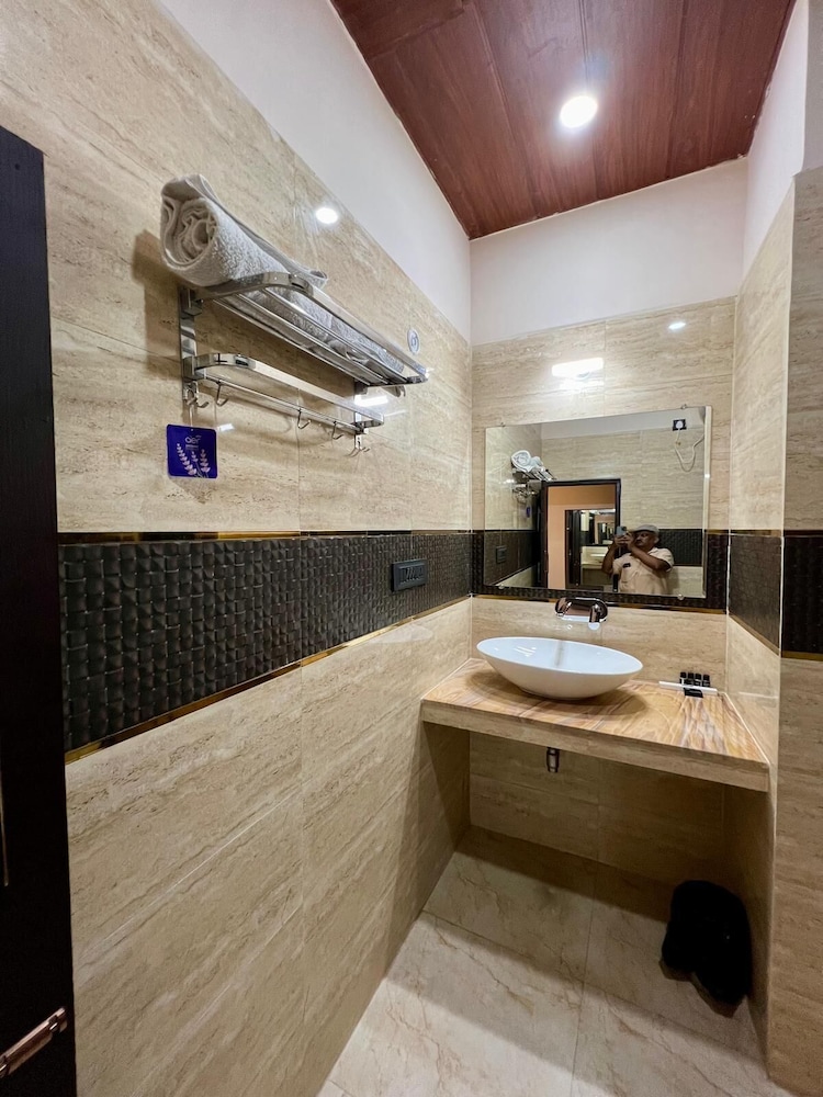 Deluxe Room - Photo 2