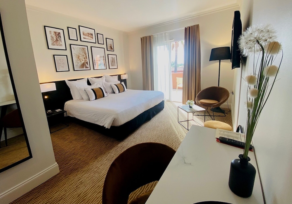 Double Room, Golf View - Photo 2