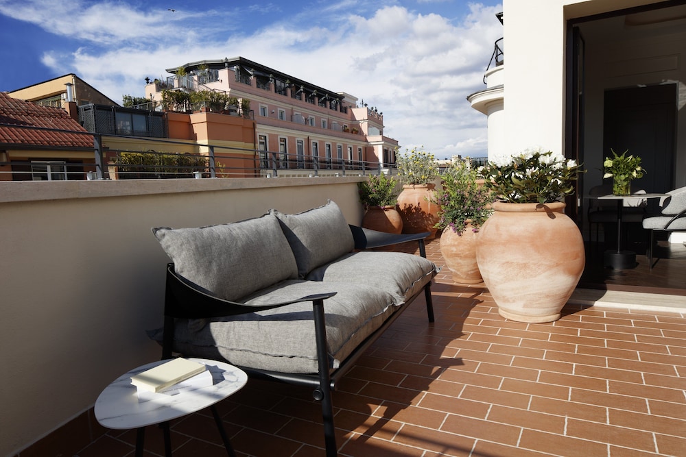 Suite, 1 Bedroom, Balcony thumbnail 6