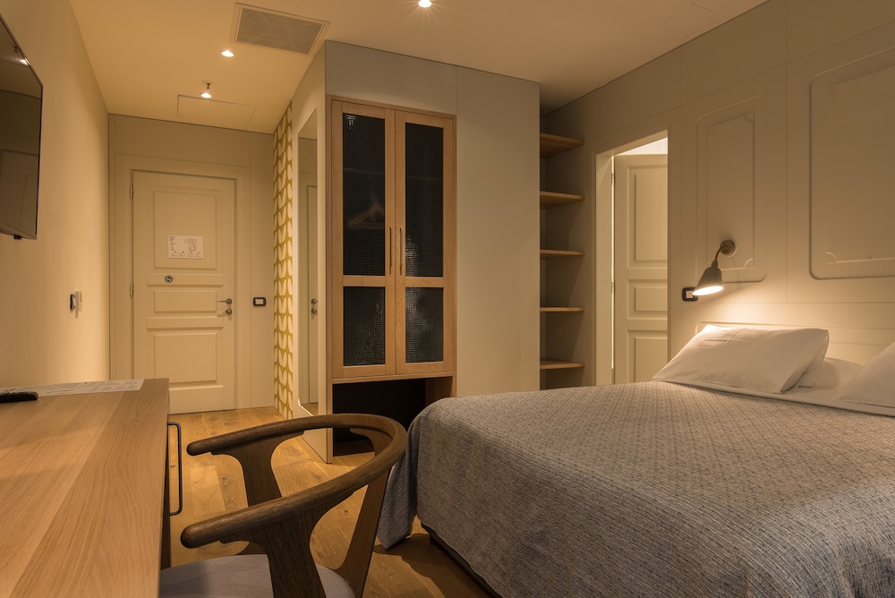 Standard Double Room, 1 Queen Bed photo 2