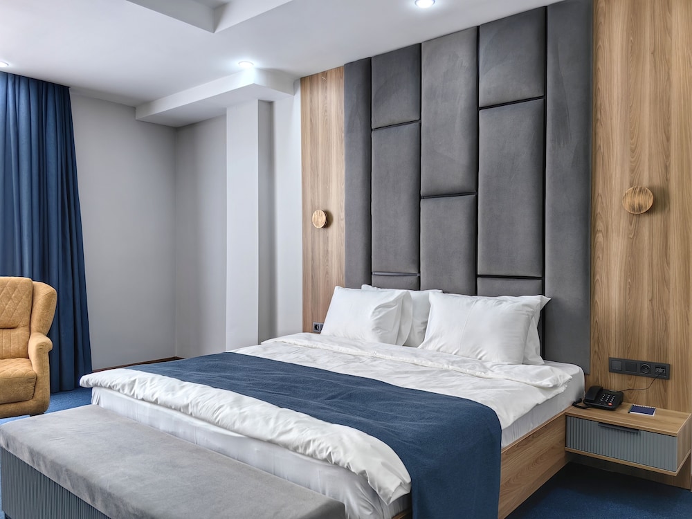 Deluxe Double Room - Photo 7