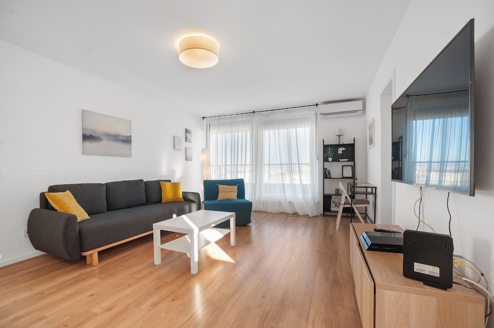 City Apartment, 1 Bedroom, Balcony, City View