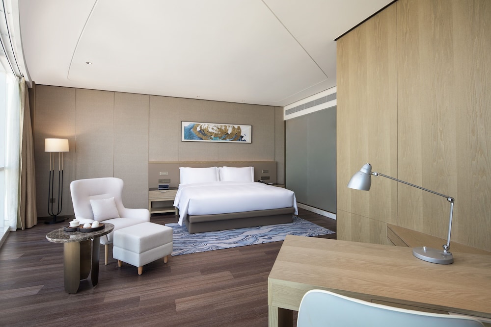 Room, 1 King Bed, Non Smoking (Delight) - Photo 2