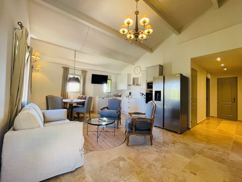 Apartment (6)