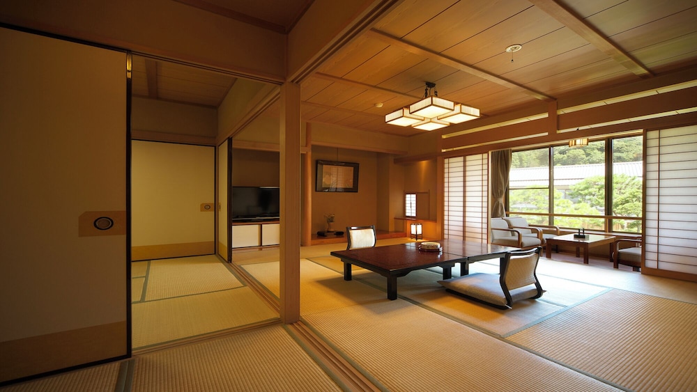 Family Room photo 1