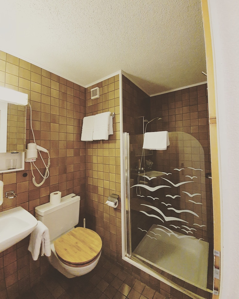 Standard Triple Room - Photo 7