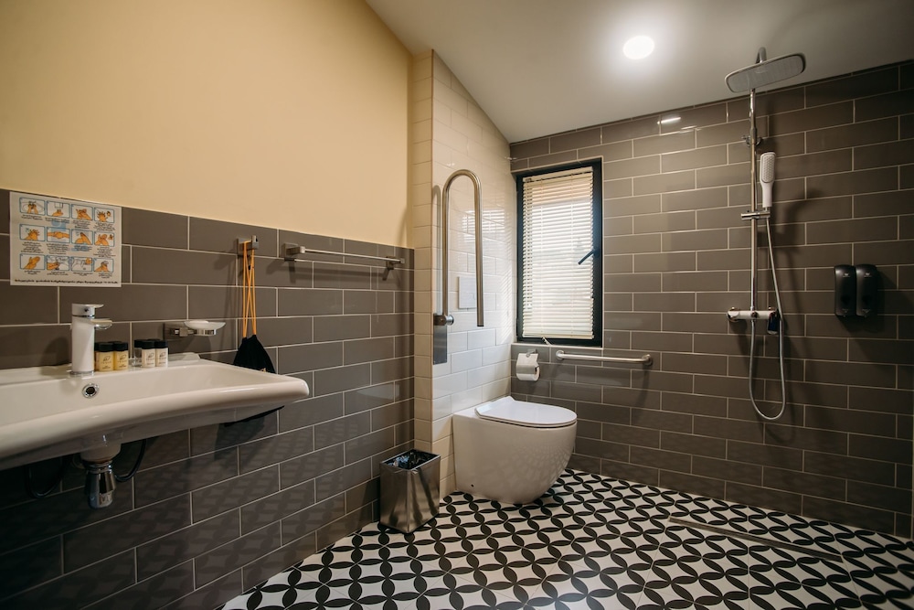 Superior Twin Room, Mobility Accessible photo 3