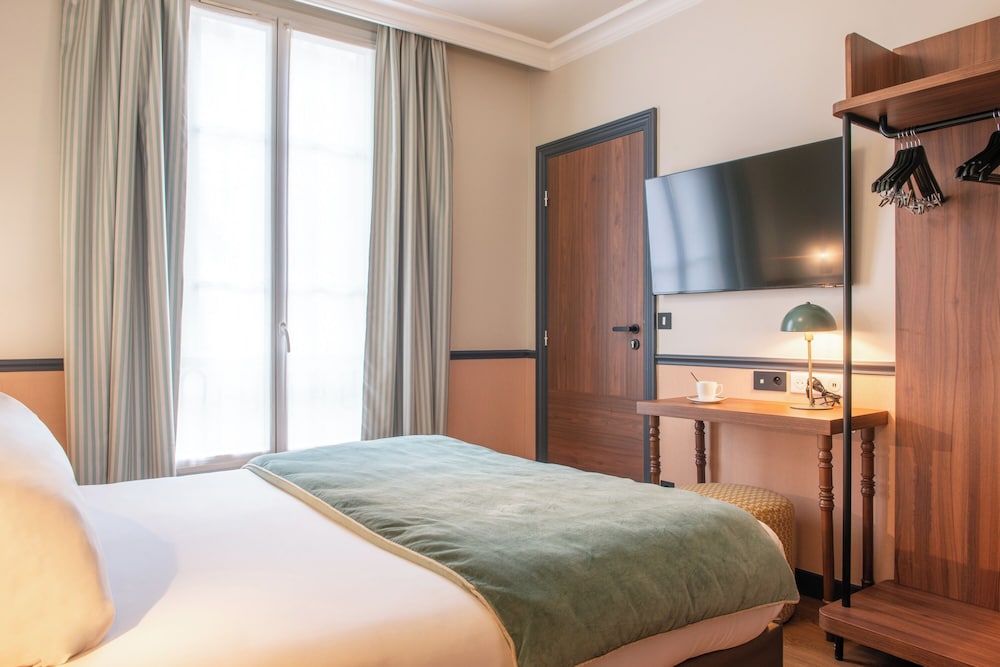 Superior Double or Twin Room photo 3