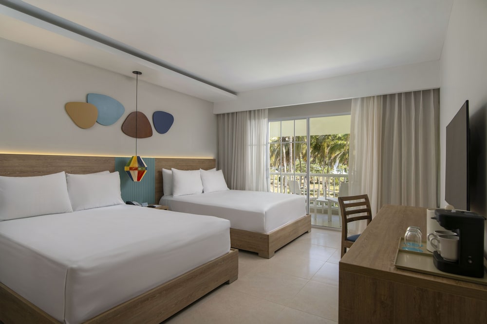 Club Room, 2 Double Beds, Ocean View - Photo 1