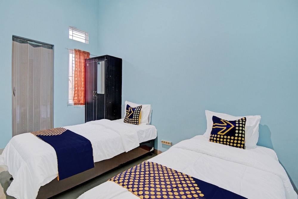 Economy Twin Room photo 1