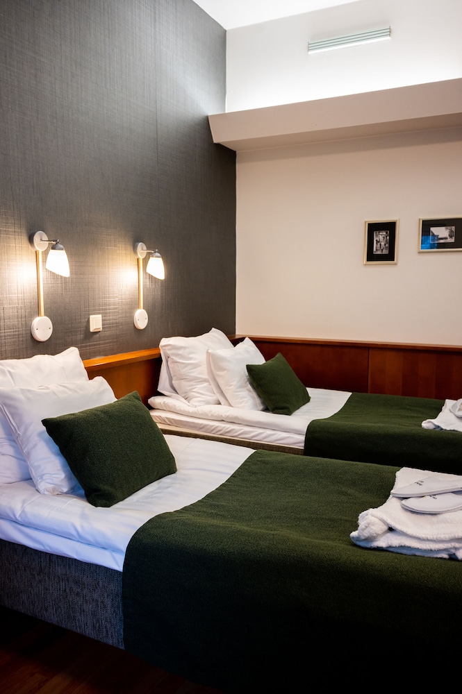 Superior Twin Room, Accessible (Main Building) photo 2
