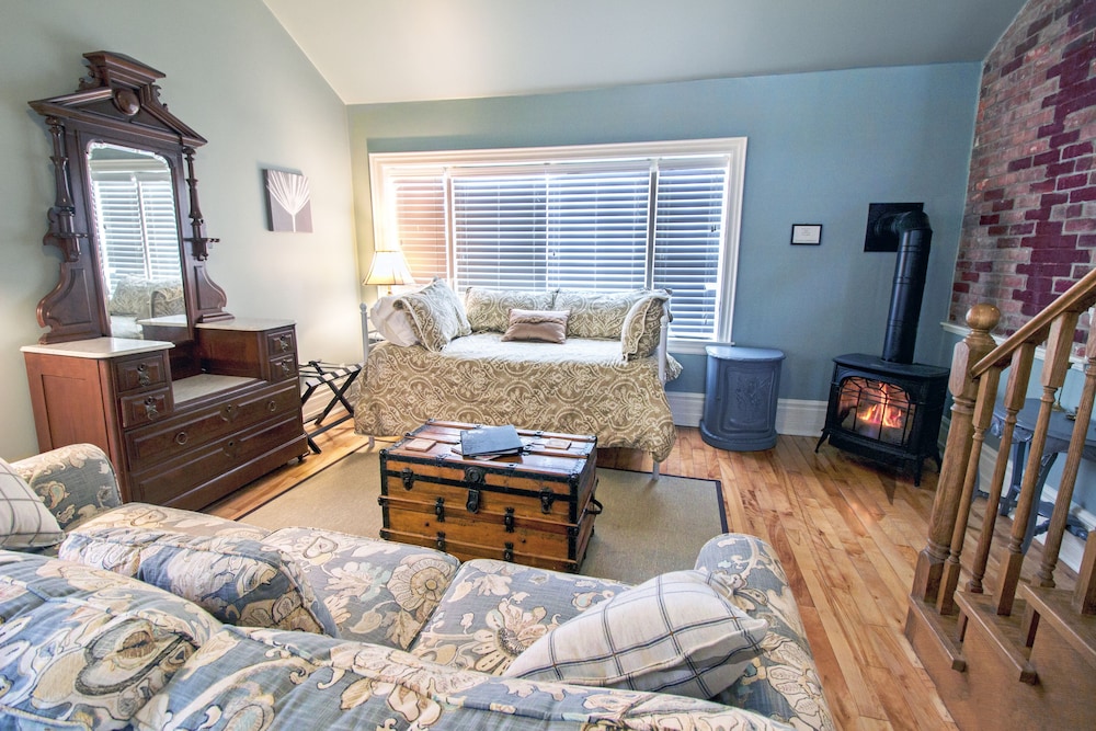 Deluxe Cottage, 1 Bedroom photo 2