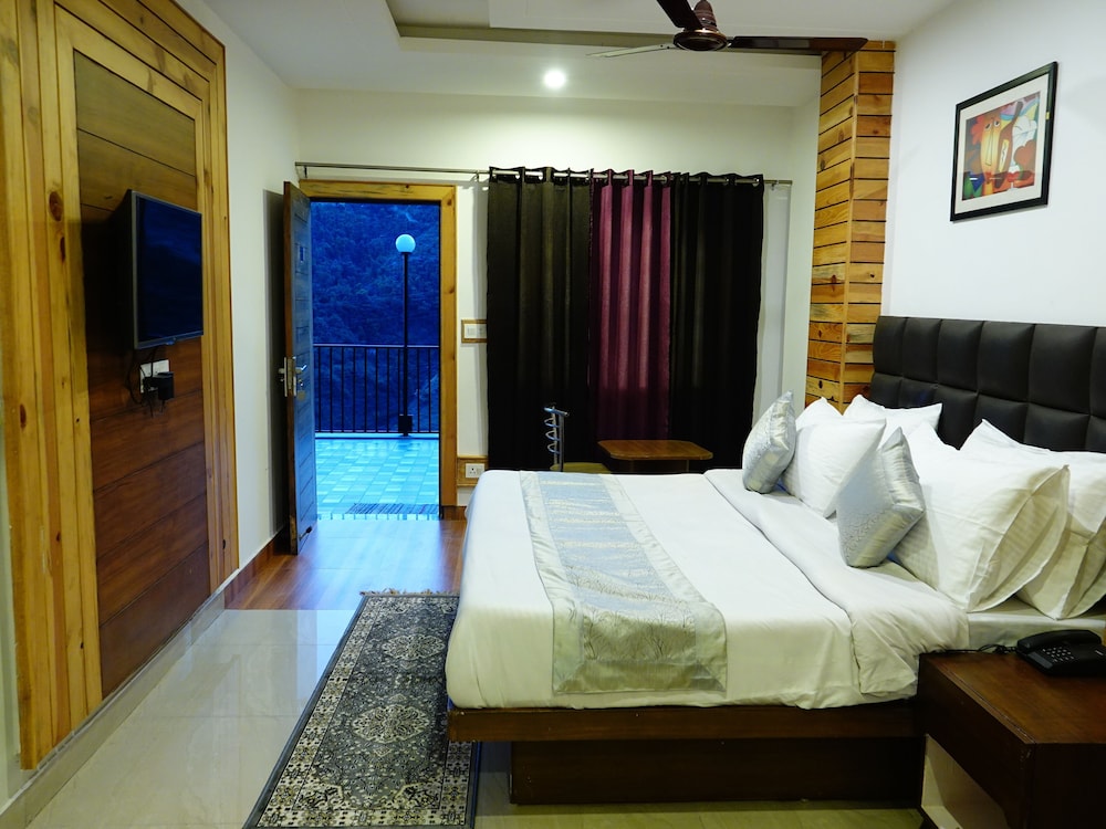 Executive Room with Valley View photo 2