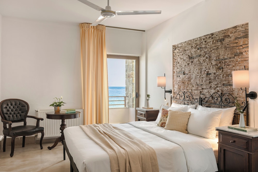 Deluxe Double Room, Sea View (Upper Floor)