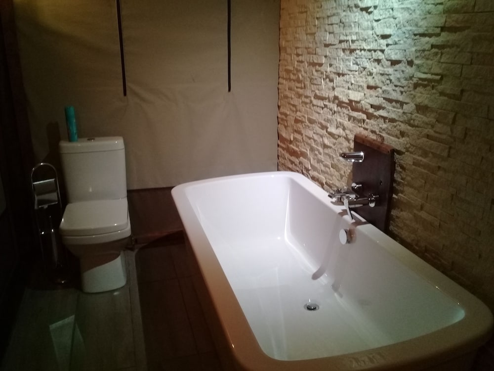 Luxury Tent, 1 Bedroom (Zambezi) photo 3