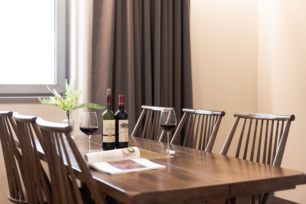 Luxury Suite - Photo 10