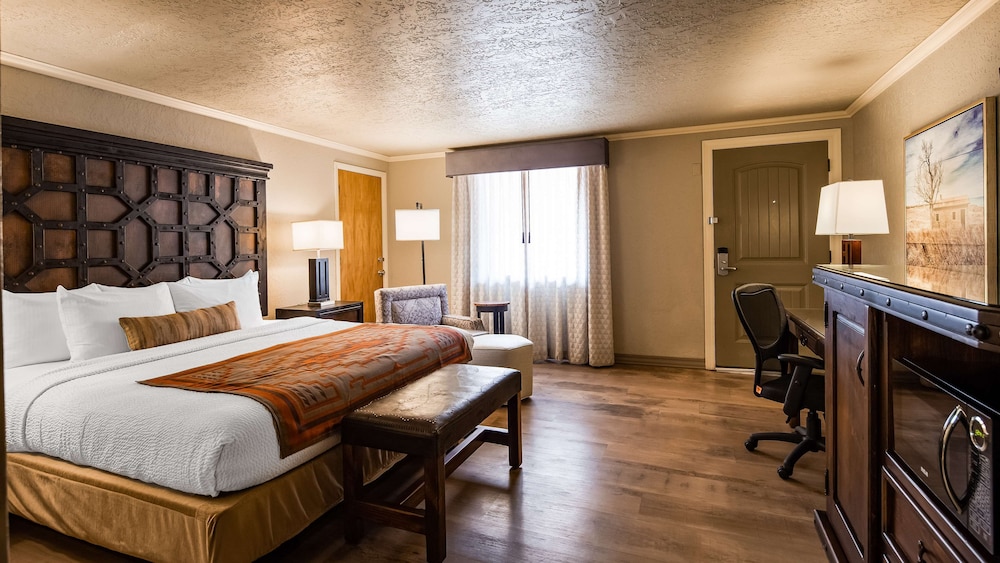 Standard Room, 1 King Bed, Accessible, Non Smoking