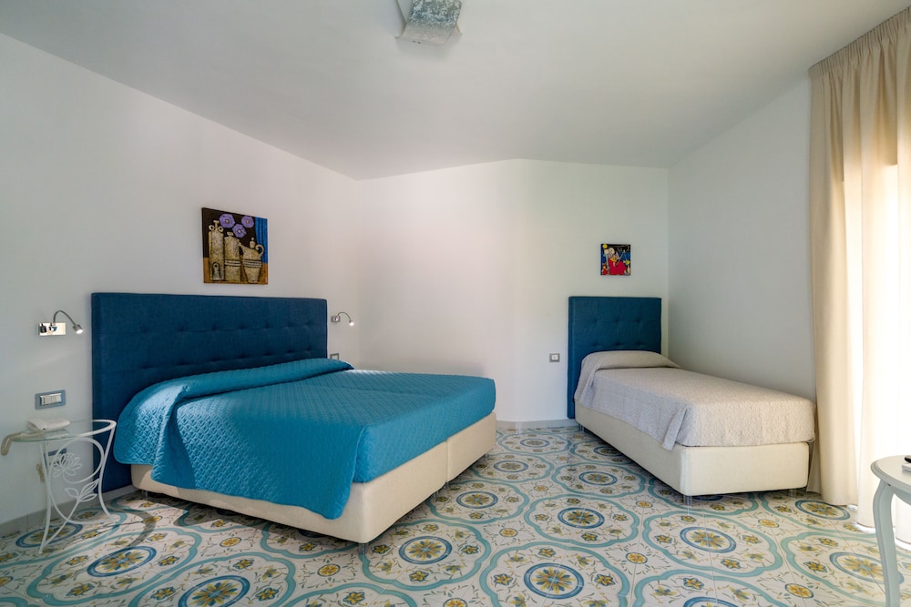 Superior Triple Room, Terrace photo 3