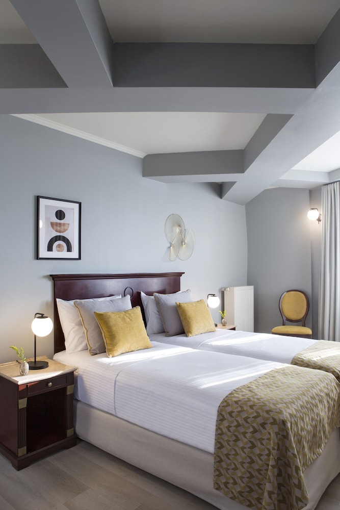 Standard Twin Room - Photo 4