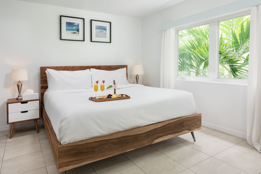 Two Bedrooms Pool Suite