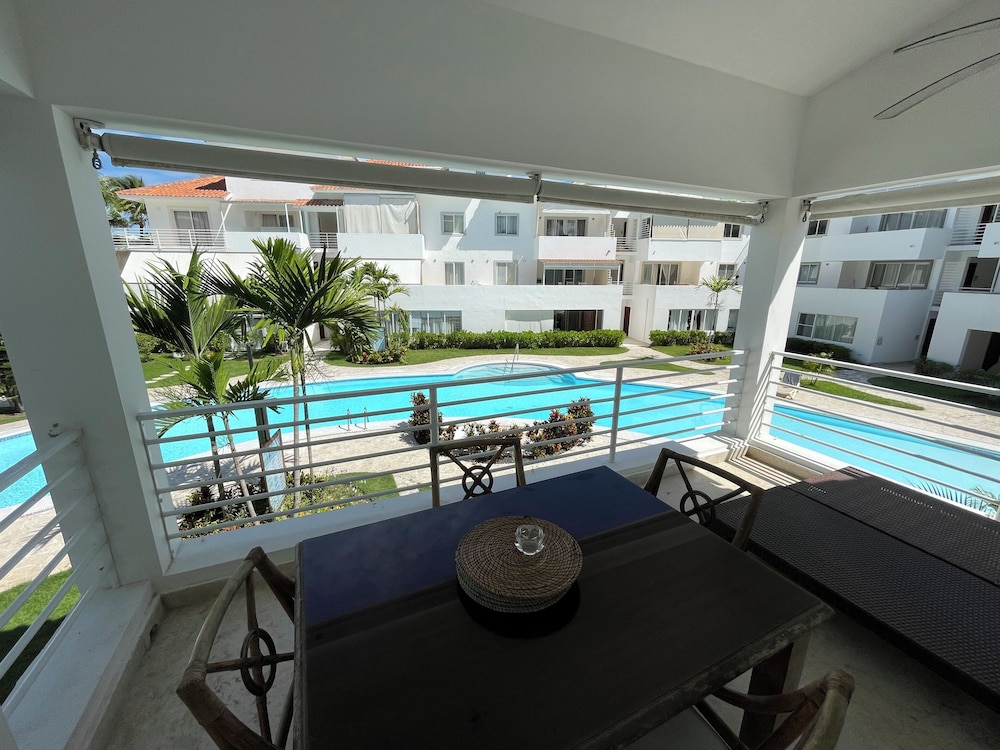Premium Villa, 2 Bedrooms, Pool View, Poolside